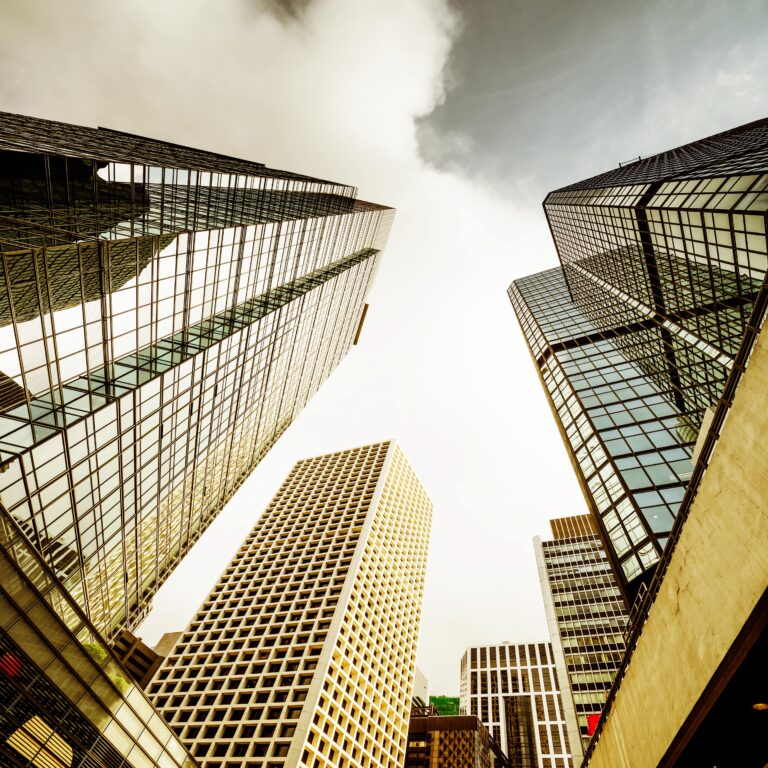 Banken und Versicherung-min