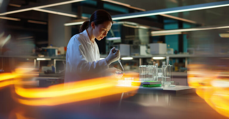 chemie-und-pharma-labor-datenanalyse-featured-de